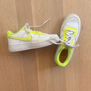 Nike Kids Sneakers in White and Bright Yellow